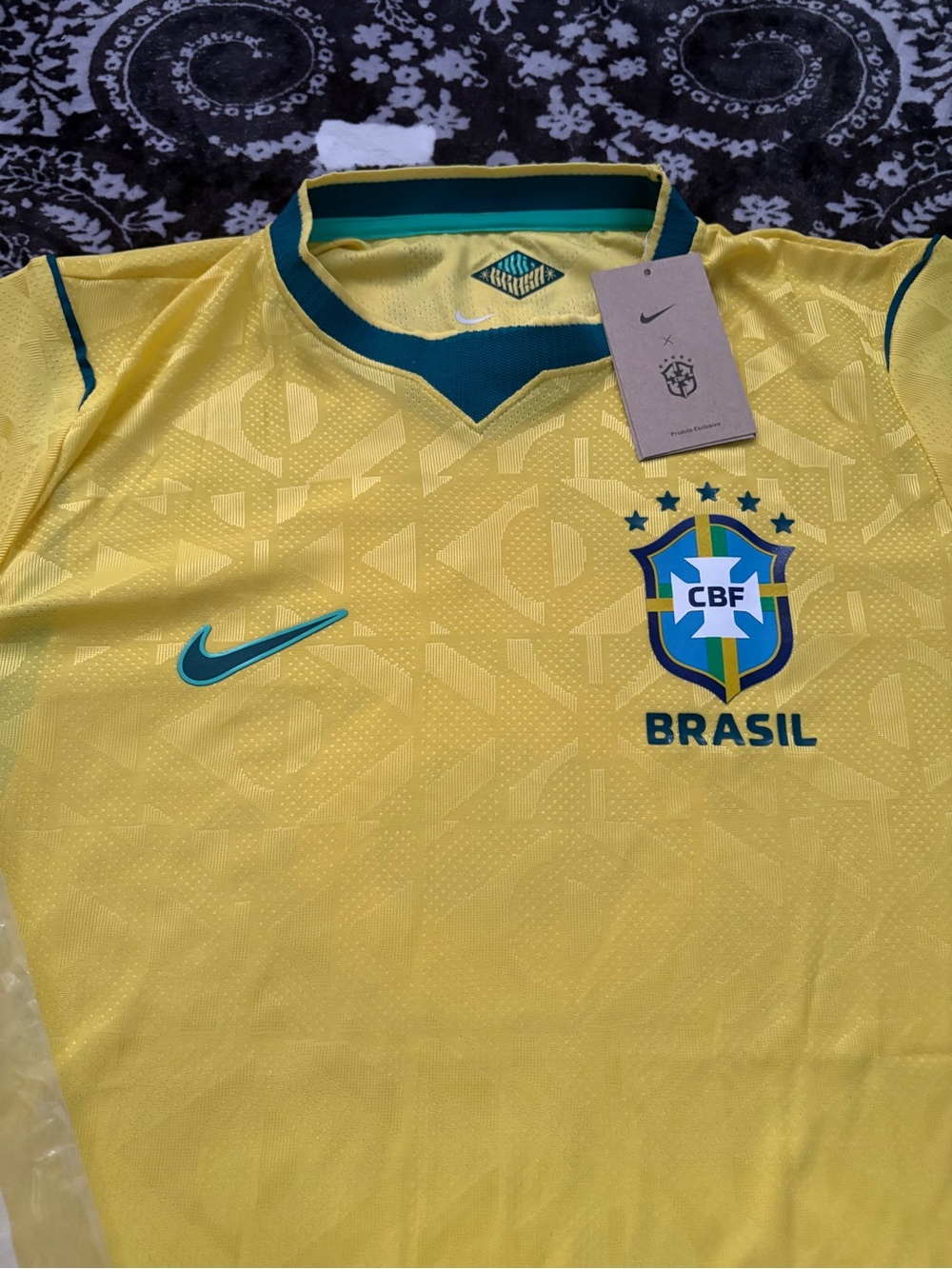 Brazil Home World Cup 2026 Jersey Men Size XL - Picture 3 of 3